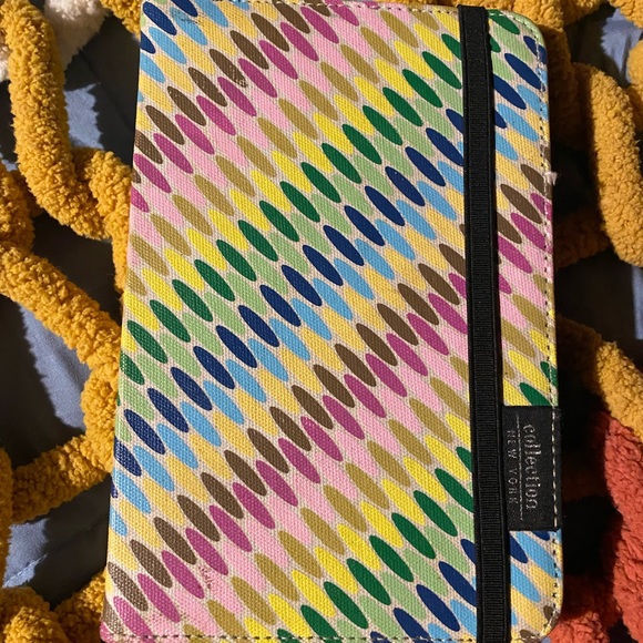 Kindle Fire - Picture 3 of 3